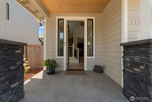 7708 Zircon Drive SW, Lakewood, WA 98489