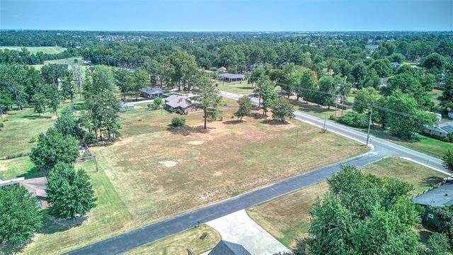 1706 S Osage Road, Rogers, AR 72758