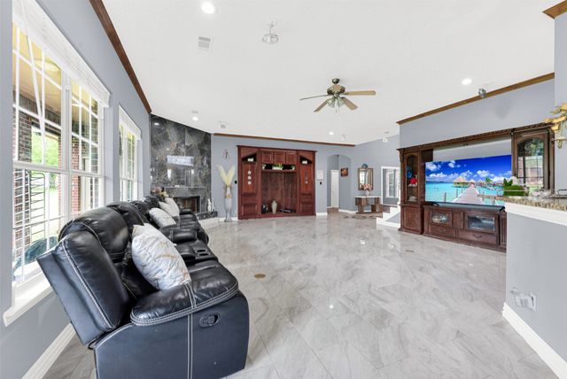 1915 Lillian Avenue, Glenn Heights, TX 75154