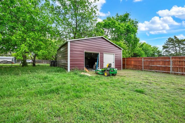 1915 Lillian Avenue, Glenn Heights, TX 75154