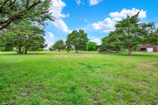 1915 Lillian Avenue, Glenn Heights, TX 75154