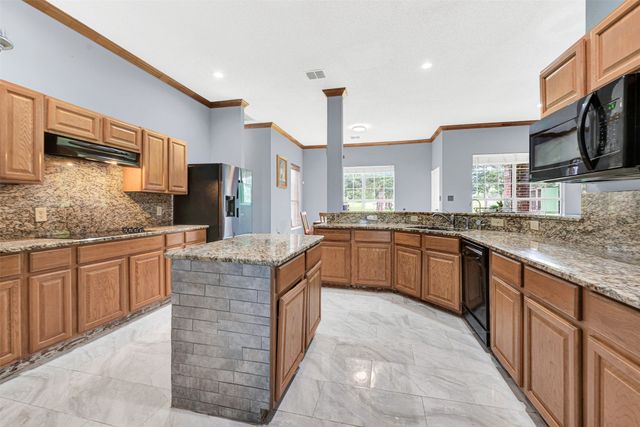 1915 Lillian Avenue, Glenn Heights, TX 75154