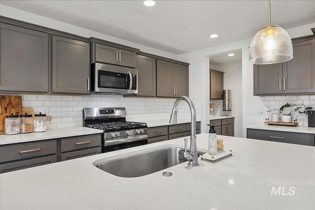 1971 Cashel St, Middleton, ID 83644