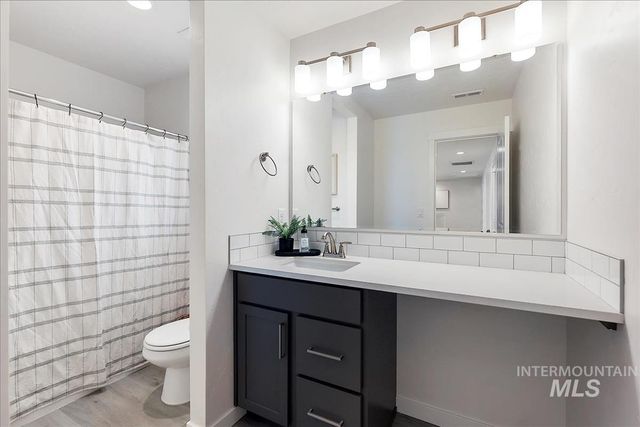 1971 Cashel St, Middleton, ID 83644