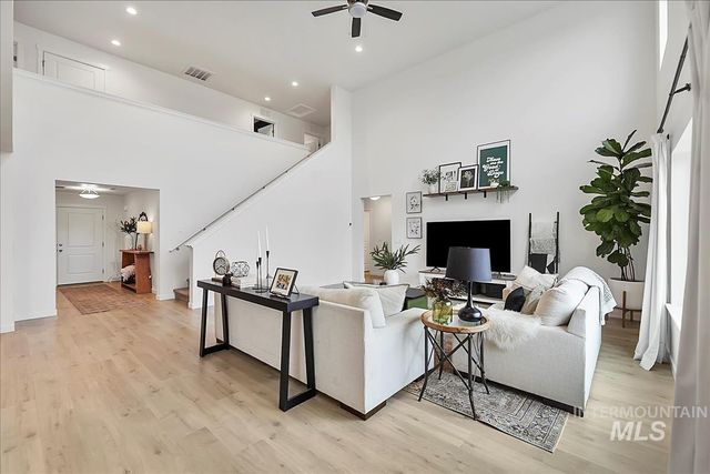 1971 Cashel St, Middleton, ID 83644