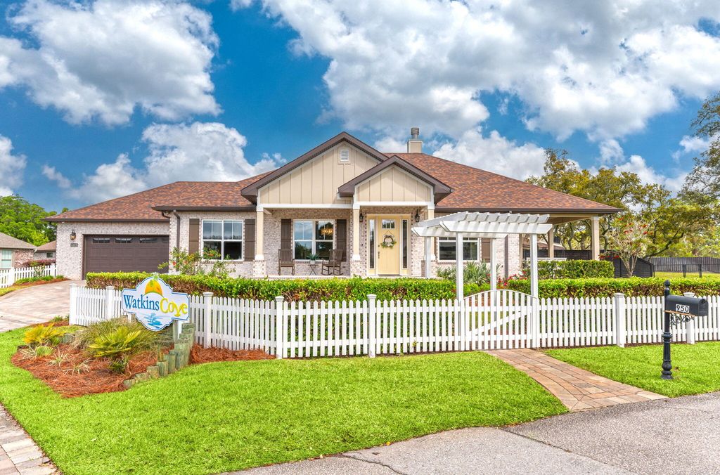 950 Harrelson Drive, Fort Walton Beach, FL 32547
