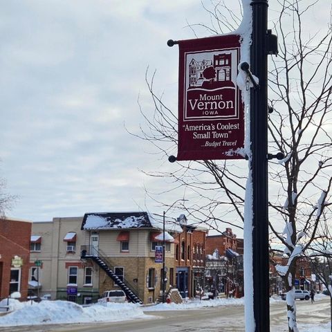 1528 3rd Street SW, Mt Vernon, IA 52314