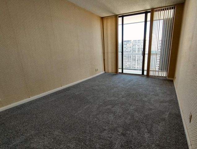 123 Lakeshore 2042, North Palm Beach, FL 33408