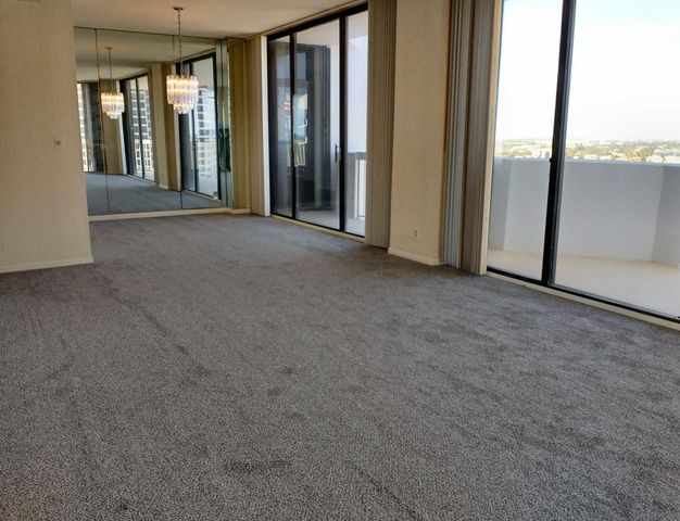 123 Lakeshore 2042, North Palm Beach, FL 33408