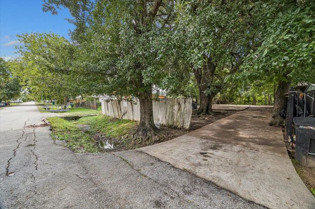 4705 Siegel Street, Houston, TX 77009