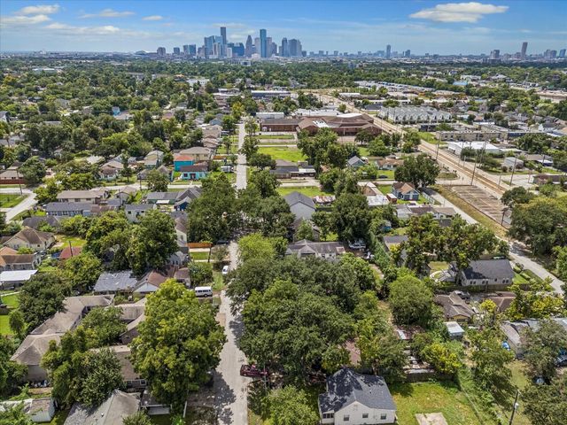 4705 Siegel Street, Houston, TX 77009