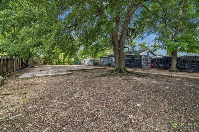 4705 Siegel Street, Houston, TX 77009