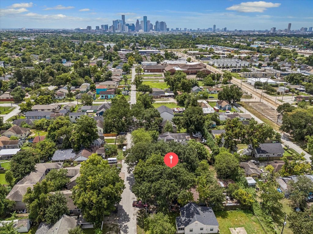 4705 Siegel Street, Houston, TX 77009