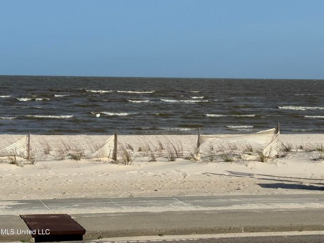 202 Vacation Lane, Waveland, MS 39576