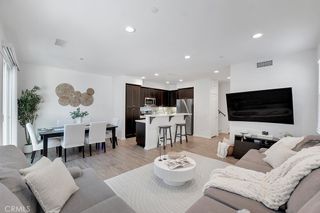 14902 W Navarre, Sylmar, CA 91342