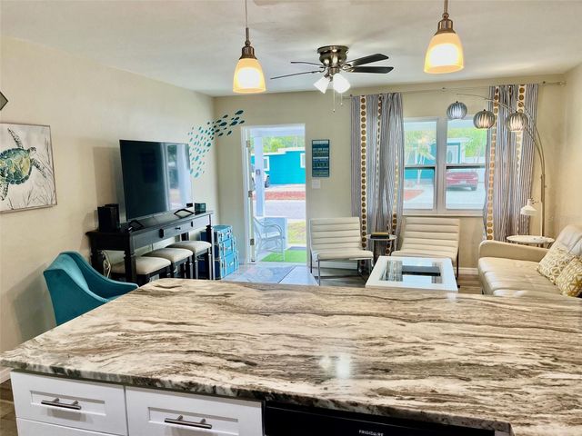 2475 47TH STREET S, St Petersburg, FL 33711