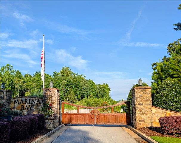 408 Marina Bay Drive, Seneca, SC 29672
