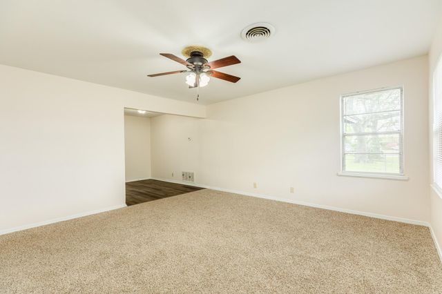 837 Pin Money Street, Clute, TX 77531