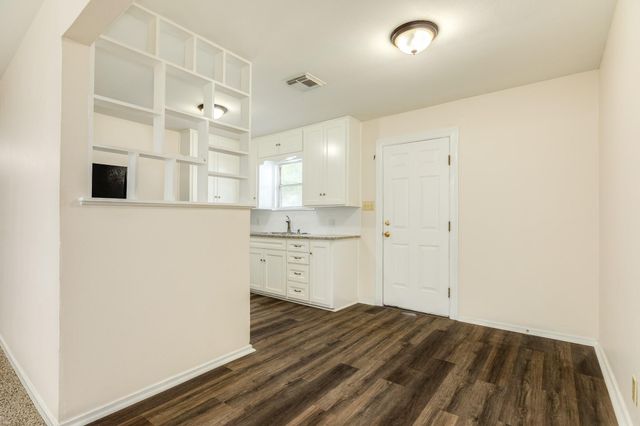 837 Pin Money Street, Clute, TX 77531