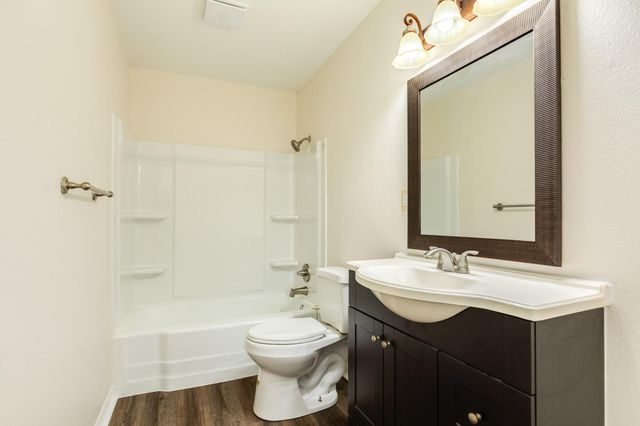 837 Pin Money Street, Clute, TX 77531