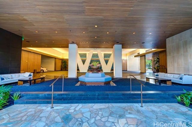 2139 Kuhio Avenue D1805, Honolulu, HI 96815