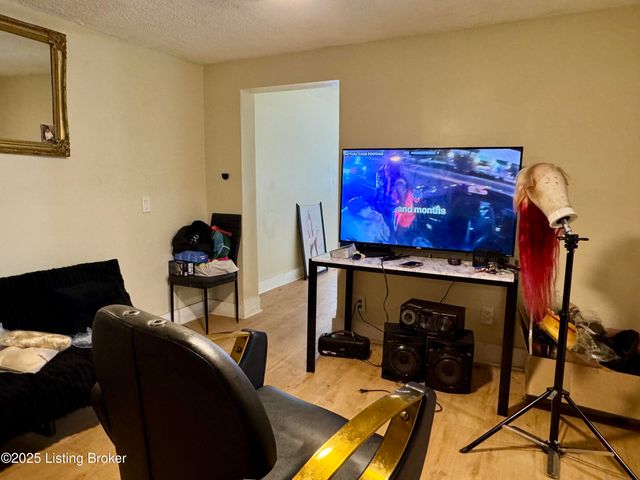 1913 Duncan St, Louisville, KY 40203