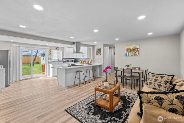 10506 Occident Street SW, Lakewood, WA 98499