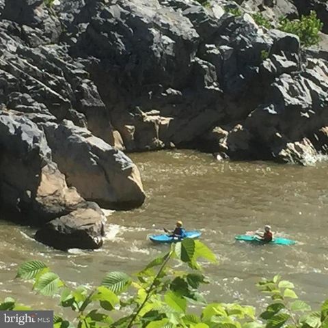 1505 SNUGHILL CT, Vienna, VA 22182