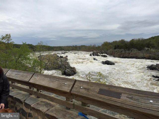 1505 SNUGHILL CT, Vienna, VA 22182