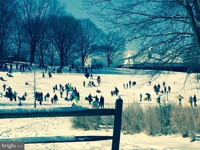 1505 SNUGHILL CT, Vienna, VA 22182