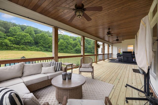 6866 Daus Mountain Road, Whitwell, TN 37397