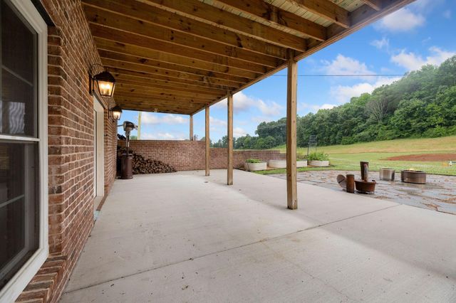 6866 Daus Mountain Road, Whitwell, TN 37397