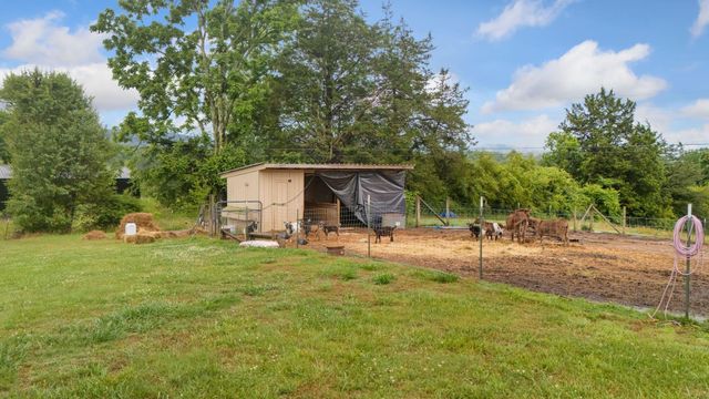6866 Daus Mountain Road, Whitwell, TN 37397