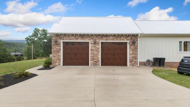 6866 Daus Mountain Road, Whitwell, TN 37397