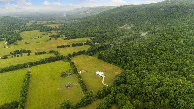 6866 Daus Mountain Road, Whitwell, TN 37397