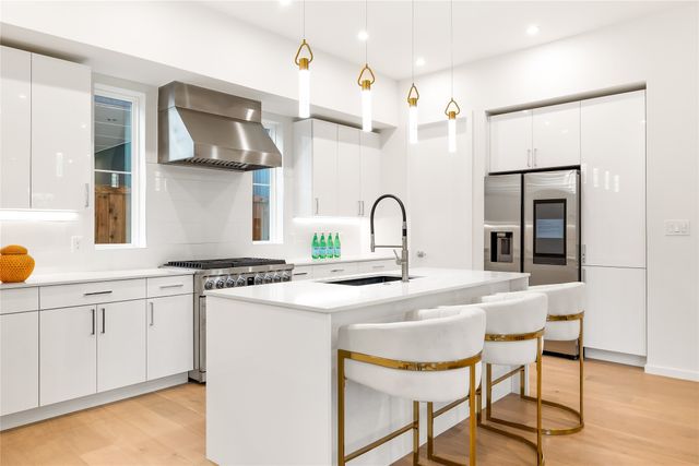 824 McBroom Street, Dallas, TX 75212