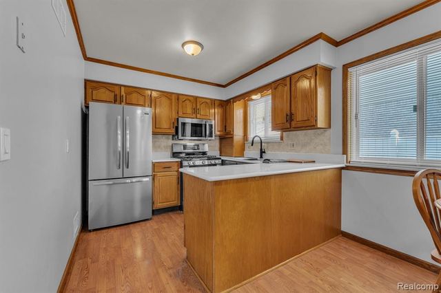 4197 Monroe Street, Dearborn Heights, MI 48125