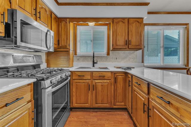 4197 Monroe Street, Dearborn Heights, MI 48125