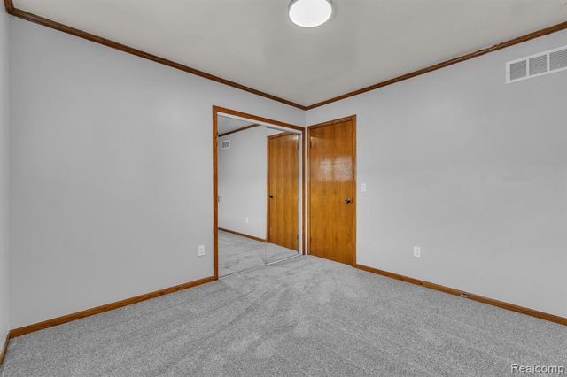 4197 Monroe Street, Dearborn Heights, MI 48125
