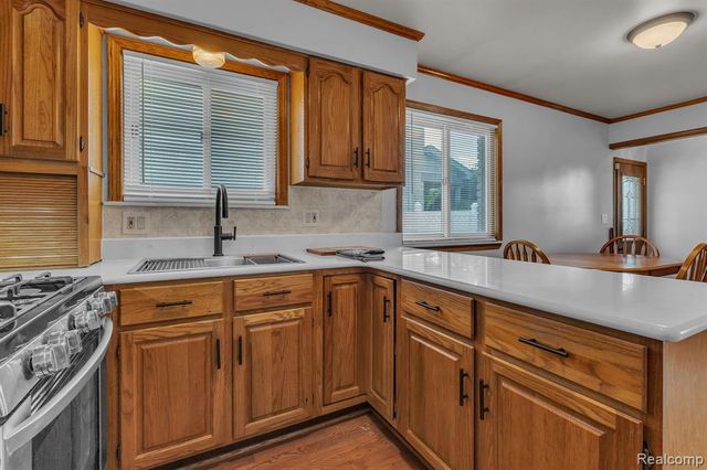 4197 Monroe Street, Dearborn Heights, MI 48125
