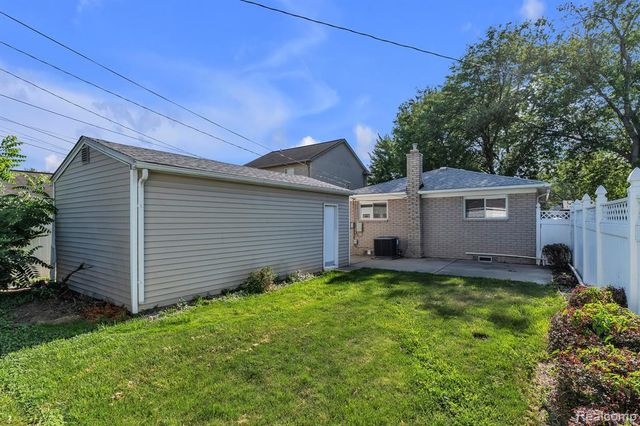 4197 Monroe Street, Dearborn Heights, MI 48125