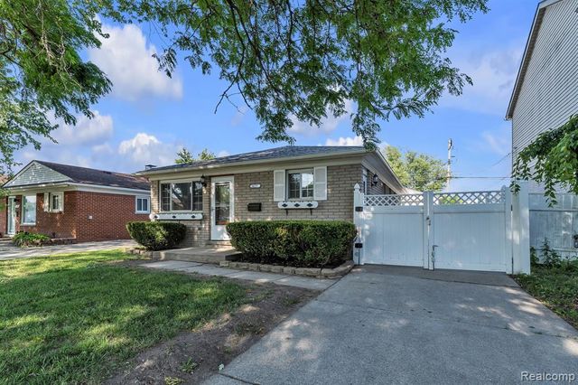 4197 Monroe Street, Dearborn Heights, MI 48125
