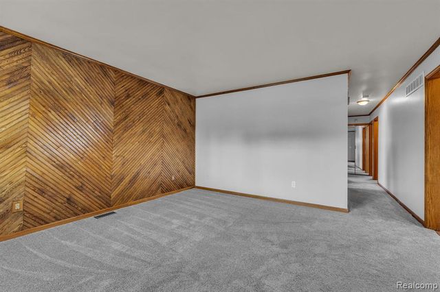 4197 Monroe Street, Dearborn Heights, MI 48125