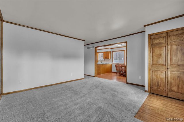 4197 Monroe Street, Dearborn Heights, MI 48125
