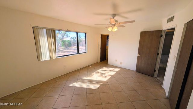 15808 N Twin Lakes Drive, Tucson, AZ 85739