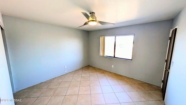 15808 N Twin Lakes Drive, Tucson, AZ 85739