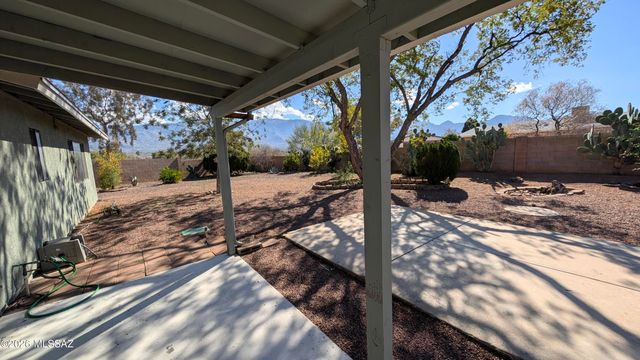 15808 N Twin Lakes Drive, Tucson, AZ 85739