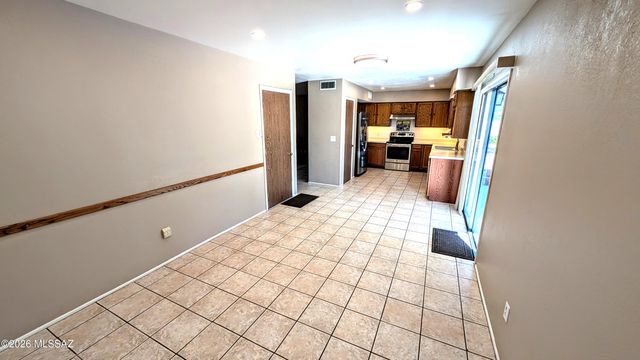 15808 N Twin Lakes Drive, Tucson, AZ 85739