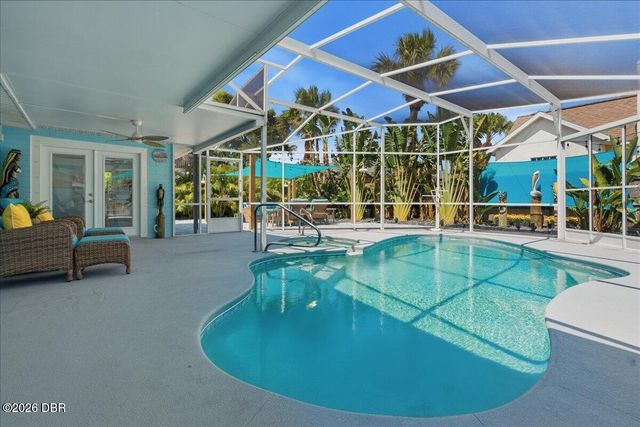 301 N Pine Street, New Smyrna Beach, FL 32169