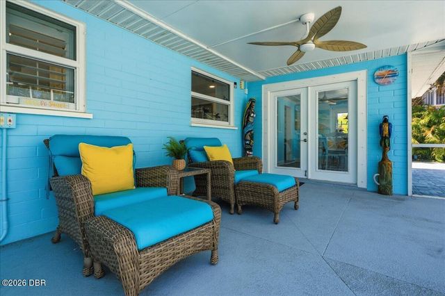 301 N Pine Street, New Smyrna Beach, FL 32169